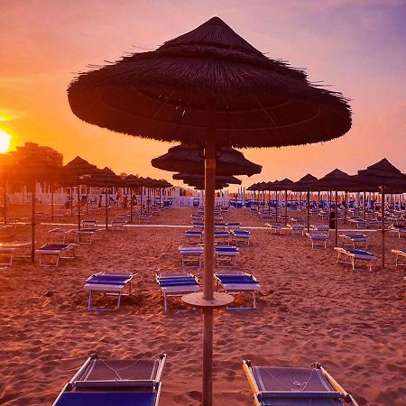 Hotel Caesar Misano Adriatico Εξωτερικό φωτογραφία