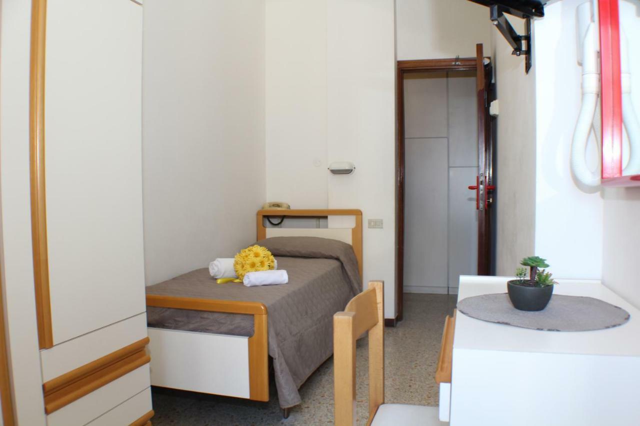Hotel Caesar Misano Adriatico Εξωτερικό φωτογραφία