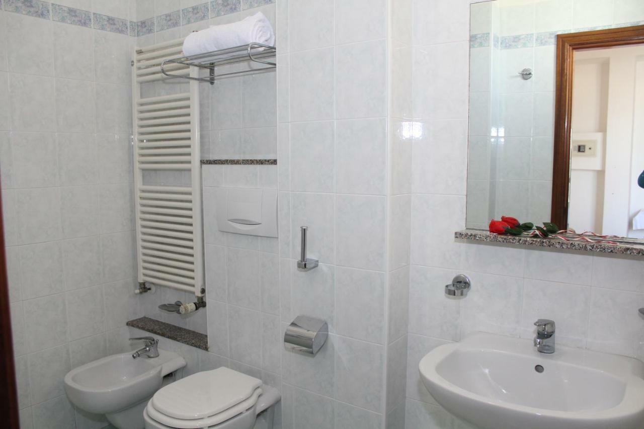 Hotel Caesar Misano Adriatico Εξωτερικό φωτογραφία