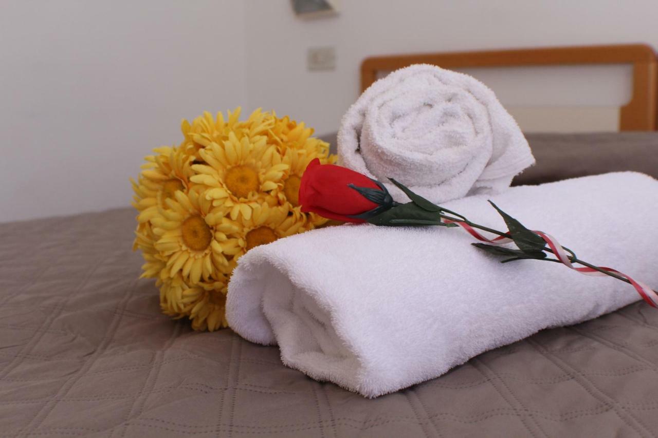 Hotel Caesar Misano Adriatico Εξωτερικό φωτογραφία