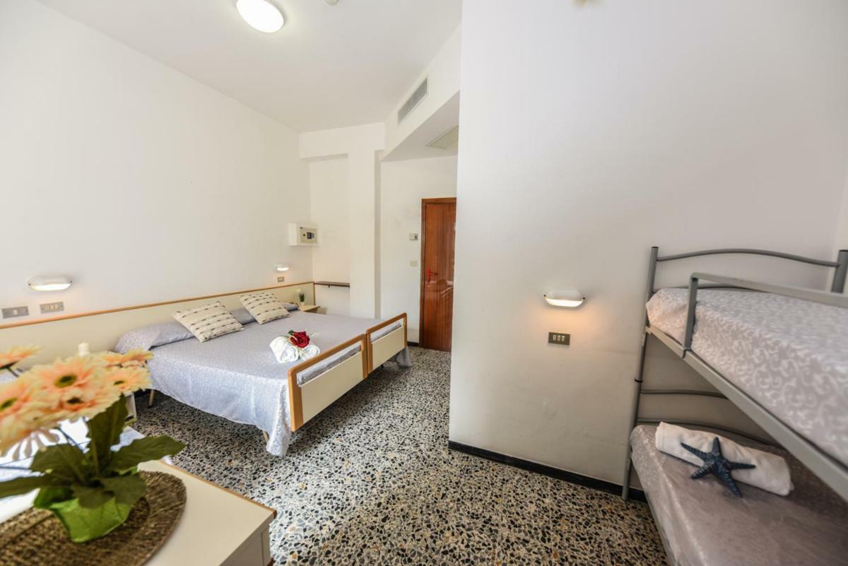 Hotel Caesar Misano Adriatico Εξωτερικό φωτογραφία