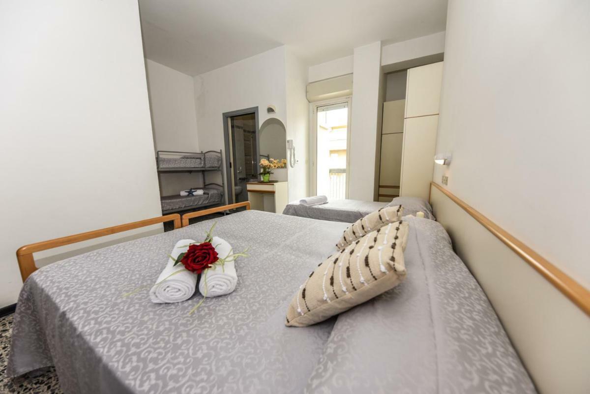 Hotel Caesar Misano Adriatico Εξωτερικό φωτογραφία