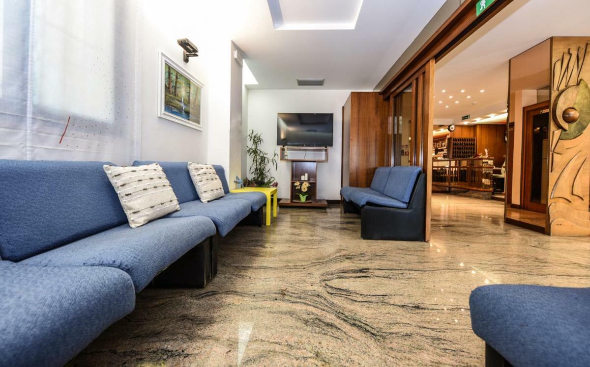 Hotel Caesar Misano Adriatico Εξωτερικό φωτογραφία